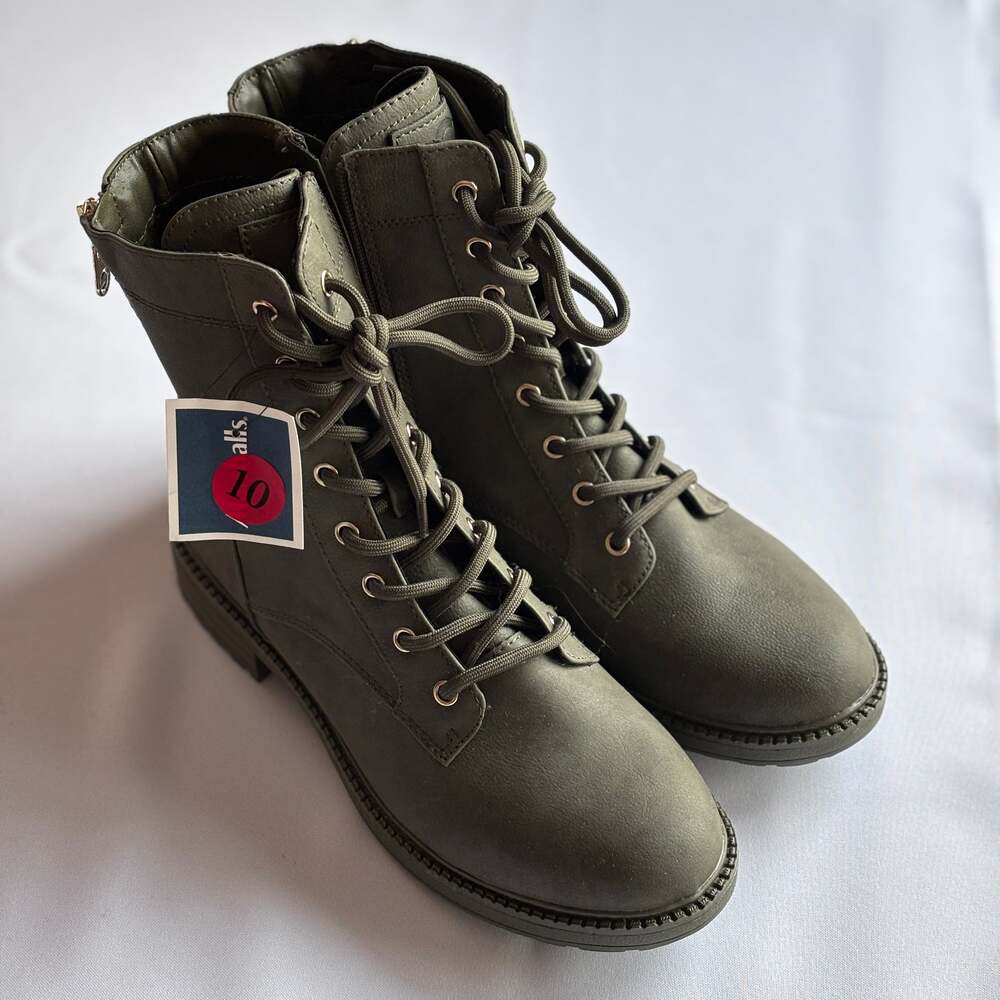GBC Los Angeles Green Boots Women’s Size 10 NWT
